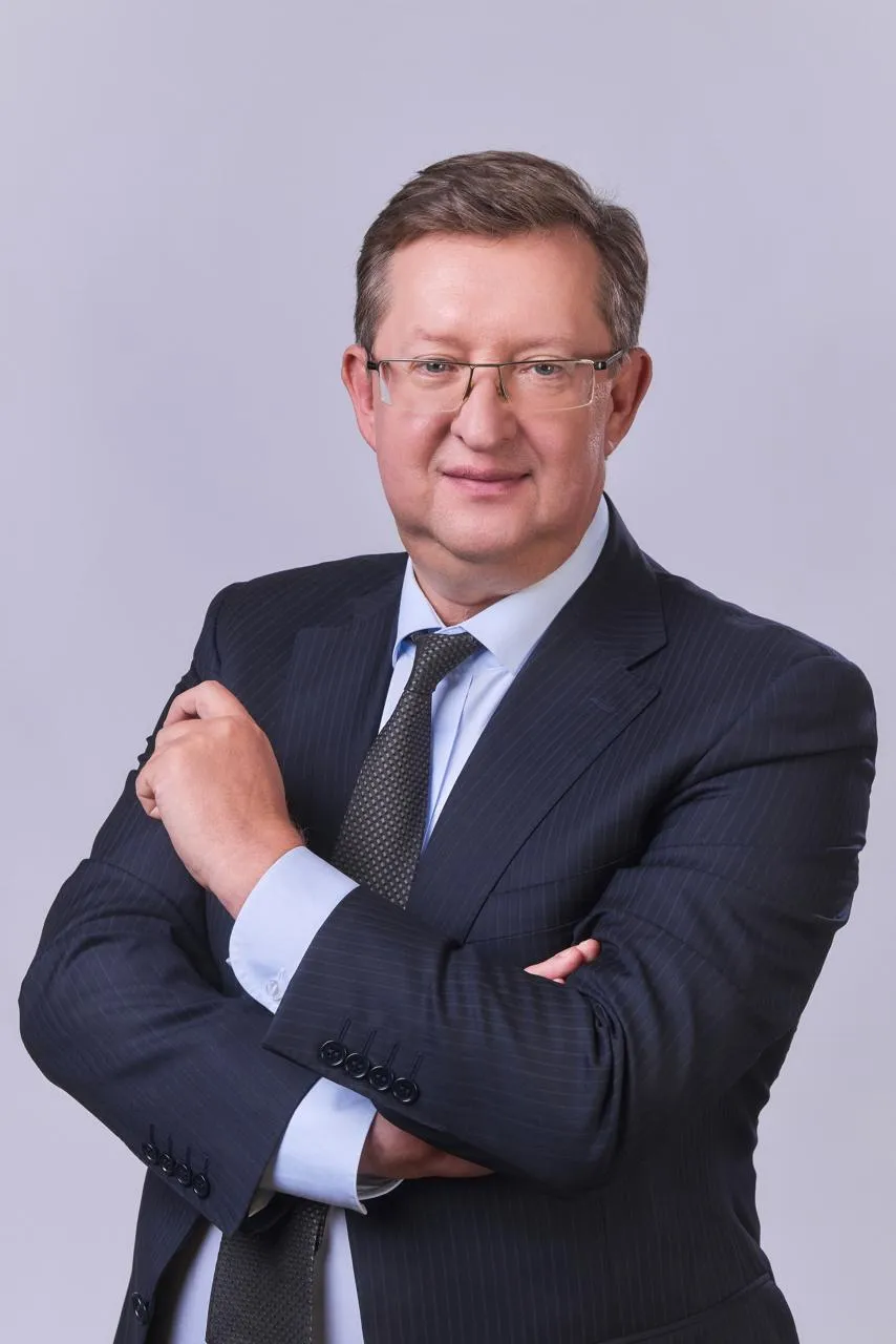 Антон Комаров